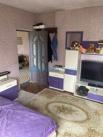 Двуетажна къща с плоча в с. Иваново, община Харманли, село Иваново | Къщи / Вили - снимка 6