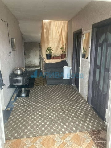 Двуетажна къща с плоча в с. Иваново, община Харманли, село Иваново | Къщи / Вили - снимка 7