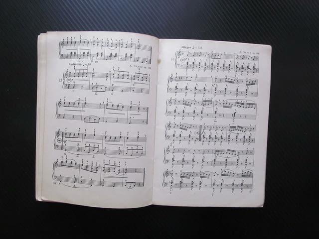 Мелодични етюди за акордеон 2 Любен Панайотов музика изпълнение музикално инструмент обучение ноти - снимка 2