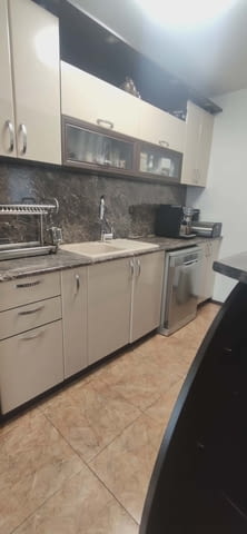 Продаваме триетажна къща в гр. Пловдив 3-етажна, Тухла, 505 м2 - град Пловдив | Къщи / Вили - снимка 2