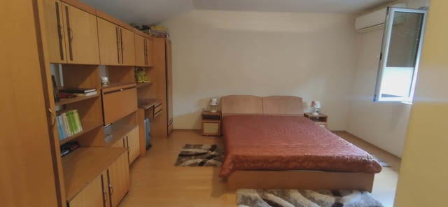 Продаваме триетажна къща в гр. Пловдив 3-етажна, Тухла, 505 м2 - град Пловдив | Къщи / Вили - снимка 6