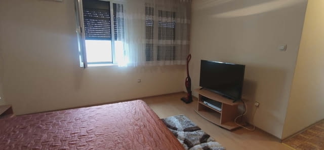 Продаваме триетажна къща в гр. Пловдив 3-етажна, Тухла, 505 м2 - град Пловдив | Къщи / Вили - снимка 7