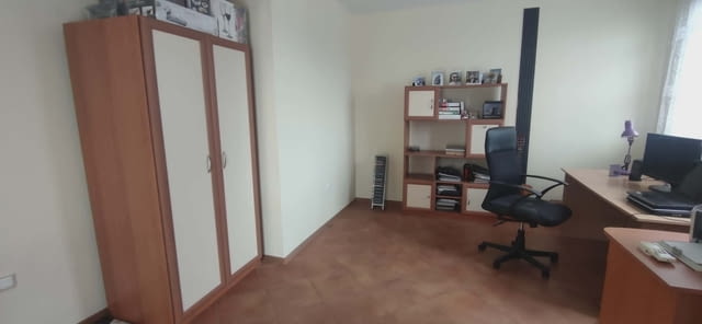 Продаваме триетажна къща в гр. Пловдив 3-етажна, Тухла, 505 м2 - град Пловдив | Къщи / Вили - снимка 8