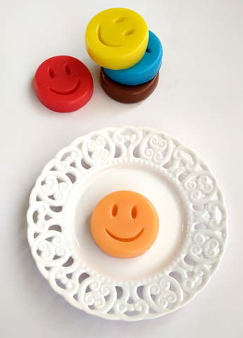 Ароматни глицеринови мини сапунчета емотикони, 10 броя в комплект от atelierabcarving.com/ - снимка 2