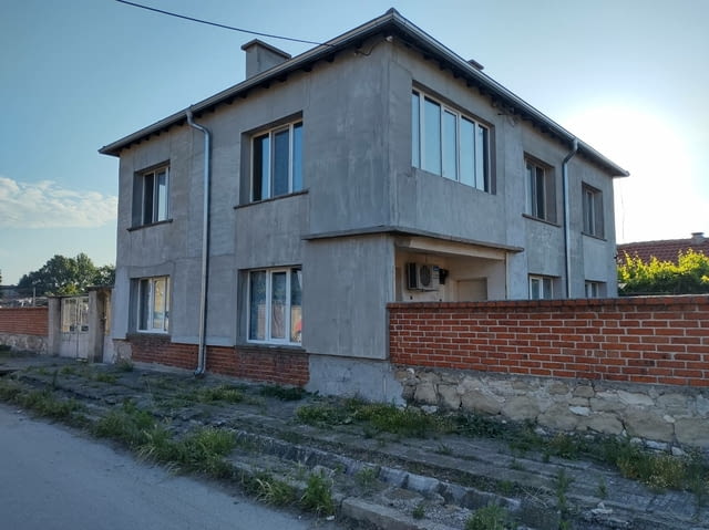 Продавам къща в село Милево 2-floor, Brick, 250 m2 - village Milеvo | Houses & Villas - снимка 2