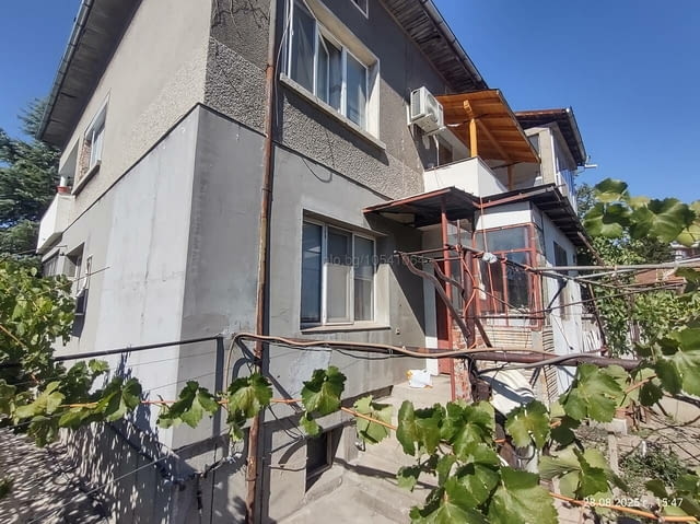 Продавам етаж от къща в град Първомай 2-етажна, Тухла, 90 м2 - град Първомай | Къщи / Вили - снимка 4