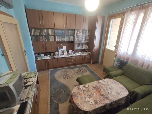 Продавам етаж от къща в град Първомай 2-етажна, Тухла, 90 м2 - град Първомай | Къщи / Вили - снимка 7