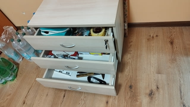 Офис шкаф - шкафче с 3 чекмеджета и ключалка 68/50/55см, град София | Секции / Шкафове - снимка 2