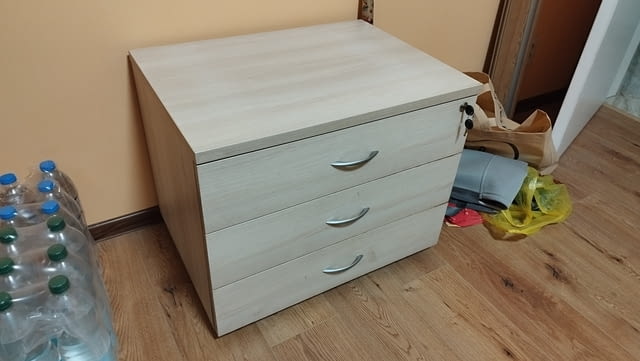 Офис шкаф - шкафче с 3 чекмеджета и ключалка 68/50/55см, град София | Секции / Шкафове - снимка 3