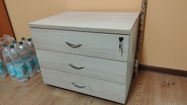 Офис шкаф - шкафче с 3 чекмеджета и ключалка 68/50/55см, град София | Секции / Шкафове - снимка 8