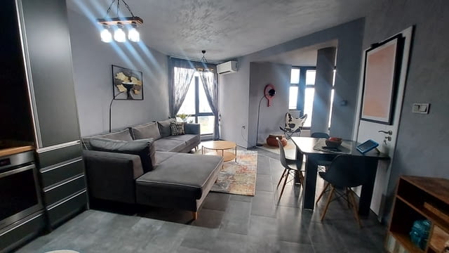 Тристаен обзаведен апартамент в кв. Любен Каравелов, гр. Хасково - снимка 1