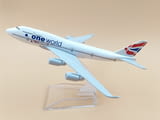 Boeing 747 самолет модел макет One World американски превоз пътници черна кутия пилот диспечер полет