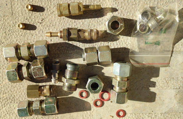 Продавам нови конектори и дюзи за пневматика., град София | Промишлено Оборудване - снимка 1