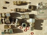Продавам нови конектори и дюзи за пневматика.