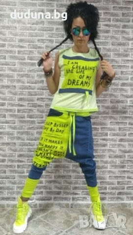 Див дамски сет, дънки потури и тениска с деним в електриково!