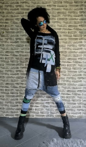 Страхотен дамски сет дънки потури и блузка с деним в уникален стил! - снимка 1