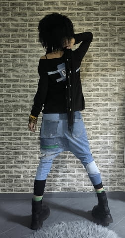 Страхотен дамски сет дънки потури и блузка с деним в уникален стил! - снимка 2