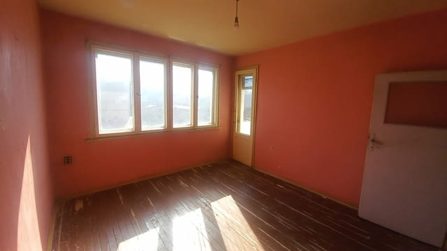 Продаваме тристаен апартамент в кв. Смирненски 3-стаен, 95 м2, Тухла - град Пловдив | Апартаменти - снимка 9