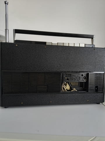 Винтидж радио Grundig Satellit 1000 Аналогов - град Варна | Приемници / Антени - снимка 11