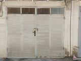 Продавам МАСИВНИ ЖЕЛЕЗНИ ГАРАЖНИ ВРАТИ в много добро състояние.