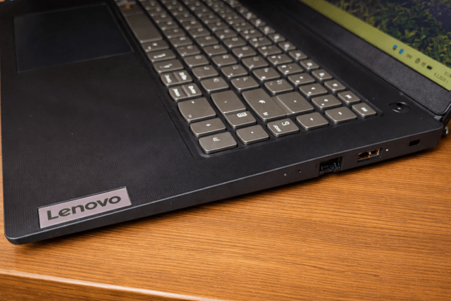 Продавам Lenovo IdeaPad V15 G3 IAP/i5-1235U/16GB RAM/512GB NVMe/1TB SATA3 - снимка 4