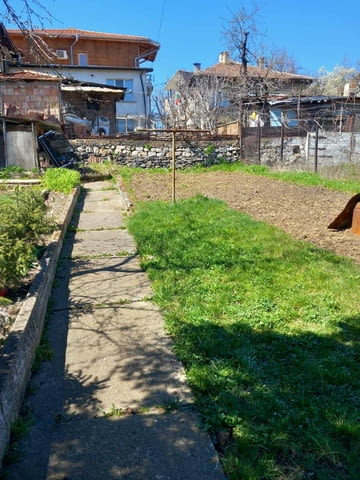 Продавам къща в гр. Перник кв. Ралица 2-етажна, Тухла, 184 м2 - град Перник | Къщи / Вили - снимка 10