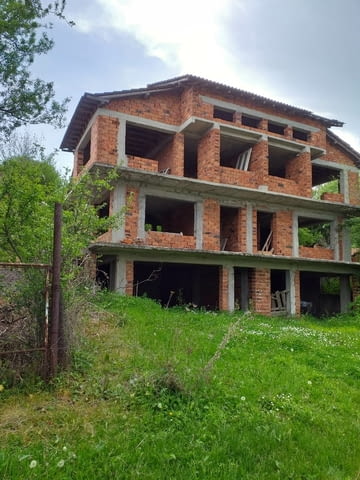 Триетажна къща в с. Книжовник, обл. Хасково, village Knizhovnik | Houses & Villas - снимка 1