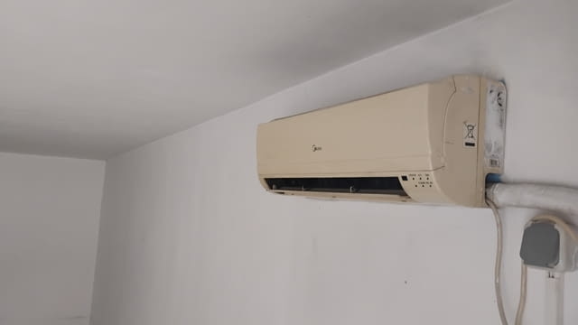 МАгазин-офис-студио красота-Пловдив-Въстанически.350 евро наем.42 кв.м., - снимка 2