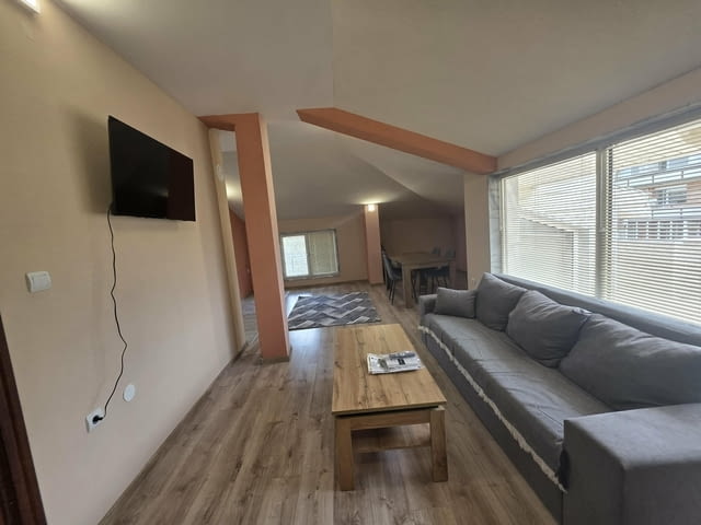 Просторен апартамент с три спални в кв.Каменни, гр. Хасково, city of Haskovo - снимка 1