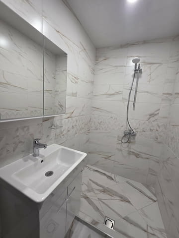 Просторен апартамент с три спални в кв.Каменни, гр. Хасково, city of Haskovo - снимка 10