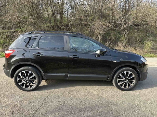 Nissan Qashqai 1.6dci TEKNA 130к.с. Дизел, Ръчна, Джип - град Троян | Автомобили / Джипове - снимка 2