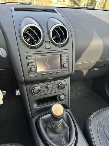 Nissan Qashqai 1.6dci TEKNA 130к.с. Дизел, Ръчна, Джип - град Троян | Автомобили / Джипове - снимка 8