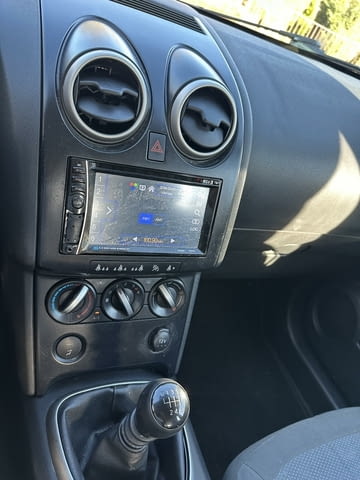 Nissan Qashqai 1.5dci 110к.с. Дизел, Ръчна, Джип - град Троян | Автомобили / Джипове - снимка 9