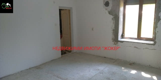 Къща с двор в село Балван 1-етажна, Тухла, 94 м2 - село Балван | Къщи / Вили - снимка 11