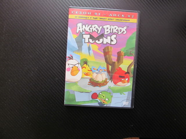 Angry Birds филм Ядосаните пилета гневни от популярната игра забавно екшън прасета оцеляване яйца го - снимка 1