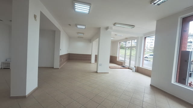 Давам под наем магазин / офис във Владиславово 125 m2, Brick, Air Conditioning - city of Varna | Offices - снимка 2