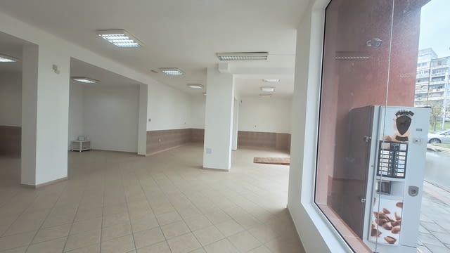 Давам под наем магазин / офис във Владиславово 125 m2, Brick, Air Conditioning - city of Varna | Offices - снимка 3
