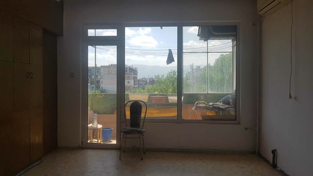 Даваме под наем 4-стаен апартамент в кв. Тракия 97 м2, Панел, Асансьор, С паркинг - град Пловдив | Апартаменти - снимка 1