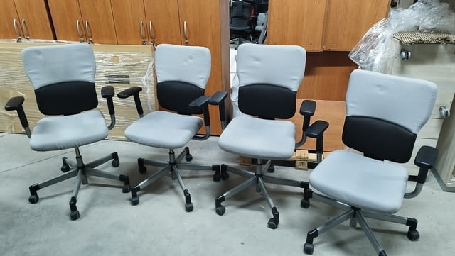 Офис столове Steelcase сиво и черно текстилна дамаска, city of Sofia | Chairs - снимка 11