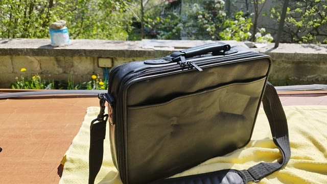 Кожено куфарче - чанта за лаптоп с лого на IBM, 16-17” използвана - снимка 6