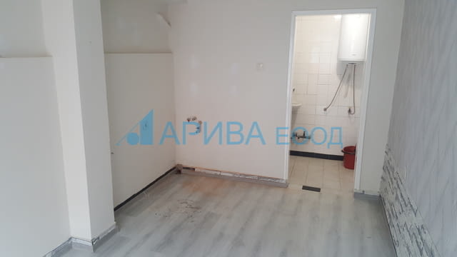 Търговски обект под наем в център Хасково 32 м2 - град Хасково | Магазини - снимка 3
