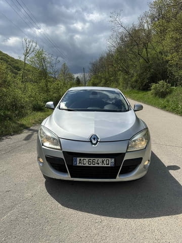 Renault Megane Cope 1.9dci 130к.с. Дизел, Ръчна, Купе - град Троян | Автомобили / Джипове - снимка 3