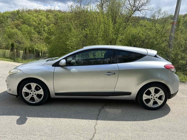Renault Megane Cope 1.9dci 130к.с. Дизел, Ръчна, Купе - град Троян | Автомобили / Джипове - снимка 4