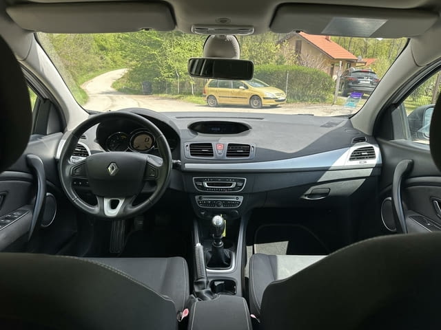 Renault Megane Cope 1.9dci 130к.с. Дизел, Ръчна, Купе - град Троян | Автомобили / Джипове - снимка 8