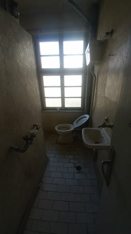 Продаваме тристаен апартамент в кв. Смирненски 3-стаен, 95 м2, Тухла - град Пловдив | Апартаменти - снимка 10