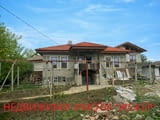 Къща с двор в село Драганово