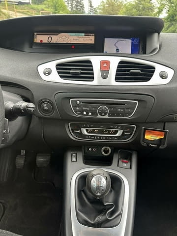 Renault Scenic 1.4tce 16v Бензин, Ръчна, Ван/Миниван - град Троян | Автомобили / Джипове - снимка 10