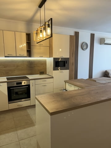 Просторен тристаен апартамент до Варна мол 2-bedroom, 110 m2, Brick - city of Varna | Apartments - снимка 2
