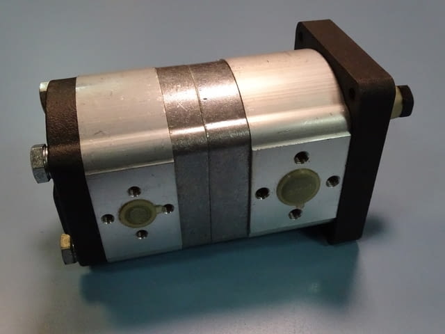 Сдвоена хидравлична зъбна помпа HYDROPACK 20C11X067/20C4.5X066 Hydraulic Pump 250Bar - снимка 4