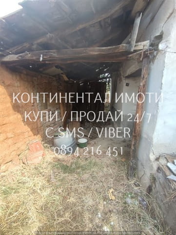 Код 63189. Едноетажна стара къща 40м2 с двор 600м2. Намира се на високо с уникална гледка и е на тих - снимка 4